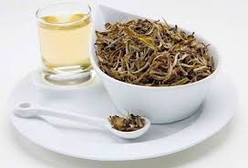 با نوشیدن چای سفید به درمان شدن پسوریازیس پوستتان کمک کنید