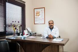 دکتر علی عصیلیان؛ علت اصلی ریزش مو در بیماران پسوریازیس
